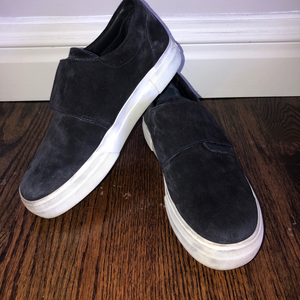 Vince. Blue sneakers size 8